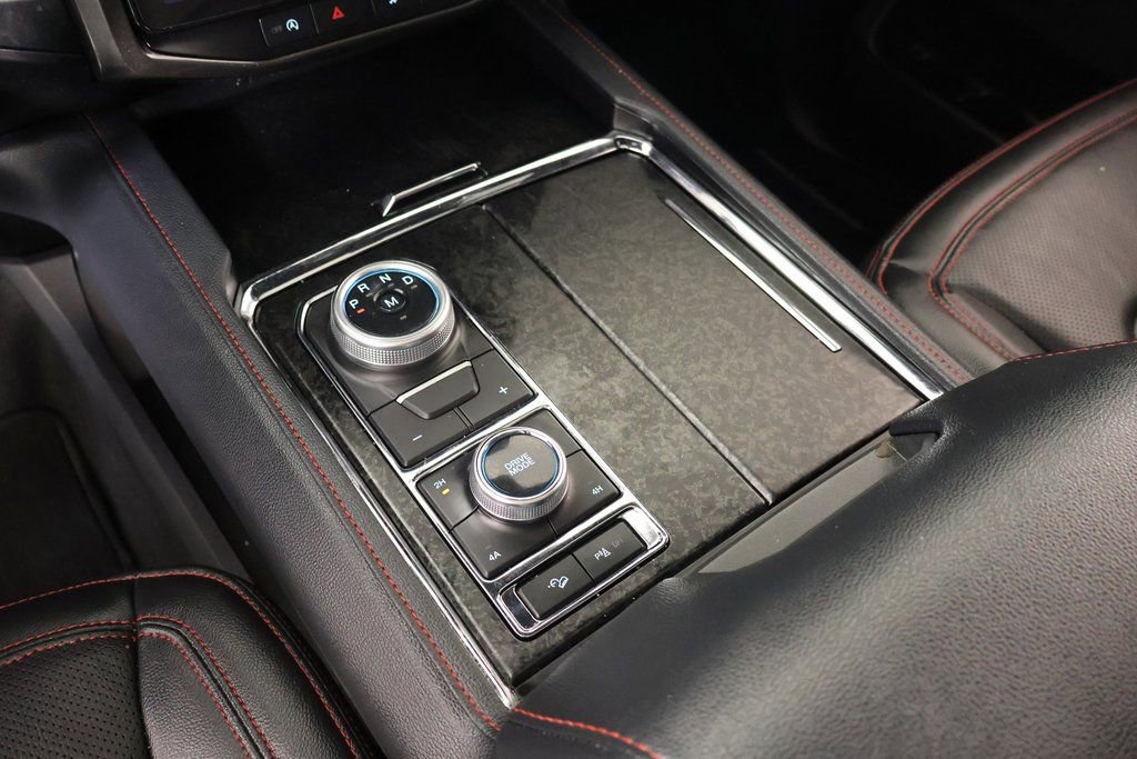 Used 2024 Ford Expedition Limited image 8
