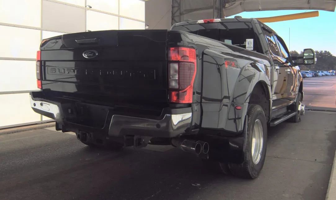 Used 2022 Ford F350 Lariat w/ Chrome Package image 5