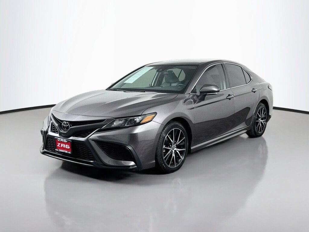 Used 2022 Toyota Camry SE