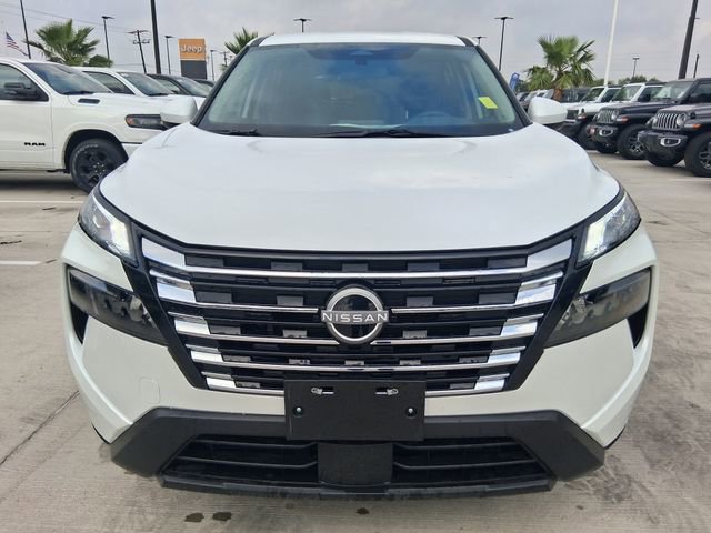 Used 2026 Nissan Rogue SV FWD image 2