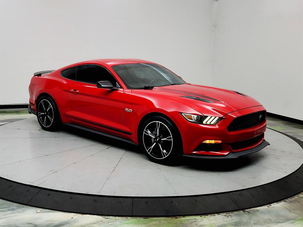 Used 2017 Ford Mustang GT Premium RWD image 3