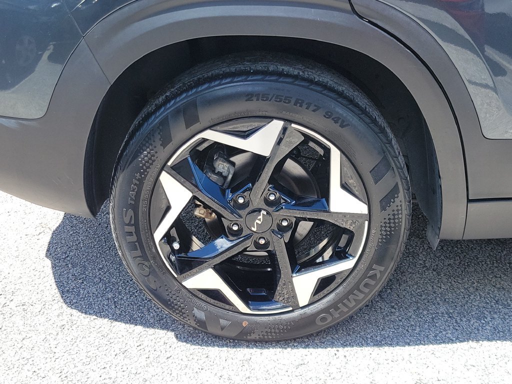 Certified 2024 Kia Seltos EX FWD image 9