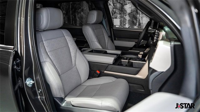 Used 2025 Toyota Tundra Limited image 9