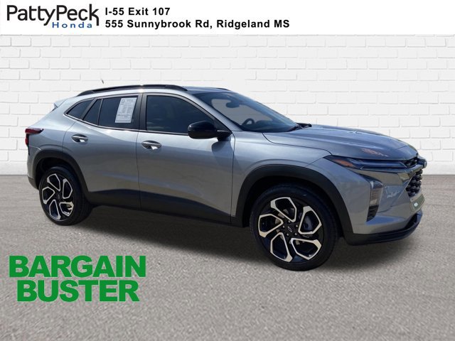 Used 2025 Chevrolet Trax RS image 1