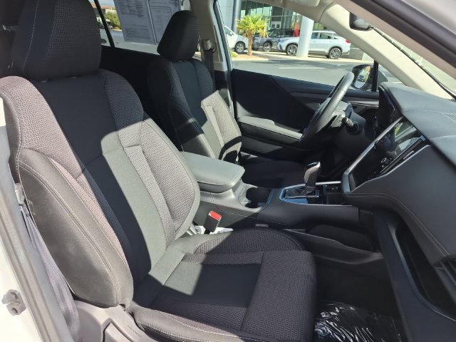 Used 2025 Subaru Outback Premium AWD/4WD image 31