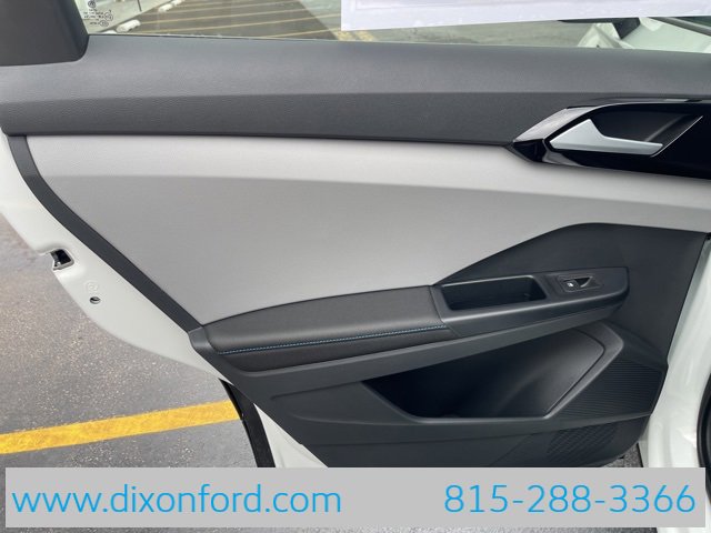 New 2024 Volkswagen Taos SE image 24