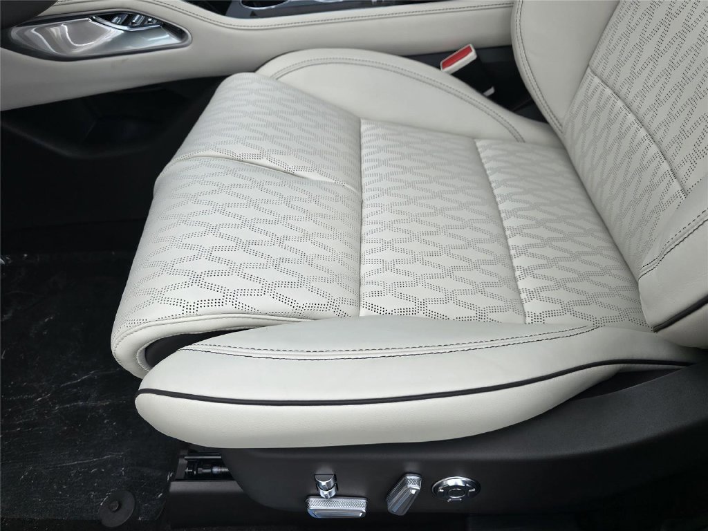 New 2026 Lincoln Nautilus Black Label AWD/4WD image 17