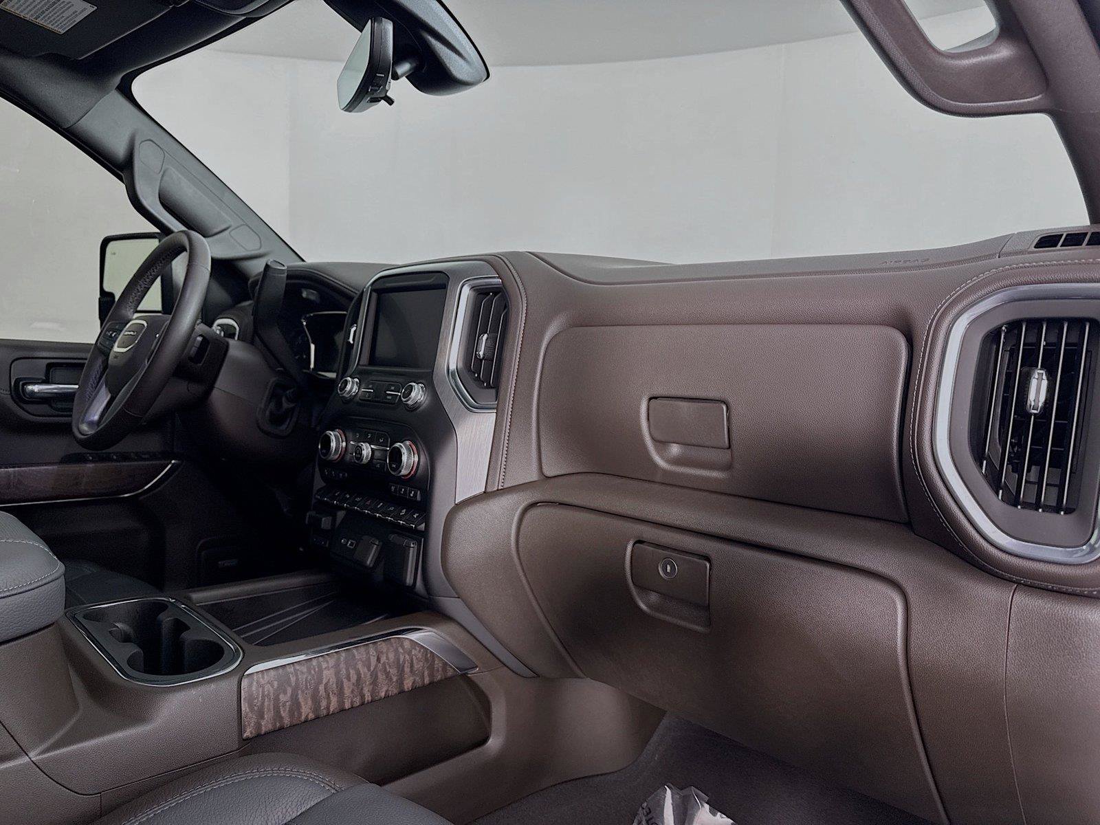 Used 2022 GMC Sierra 2500 Denali w/ Denali Ultimate Package AWD/4WD image 47
