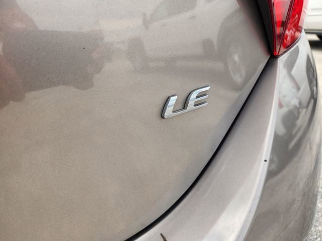 Used 2015 Toyota Corolla LE FWD image 9