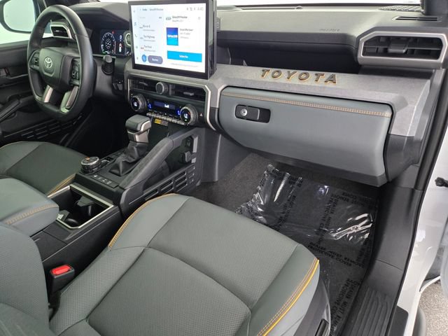 Used 2025 Toyota 4Runner Trailhunter AWD/4WD image 17