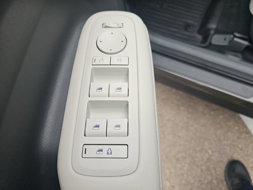 Used 2024 Hyundai Santa Fe SEL AWD/4WD image 11