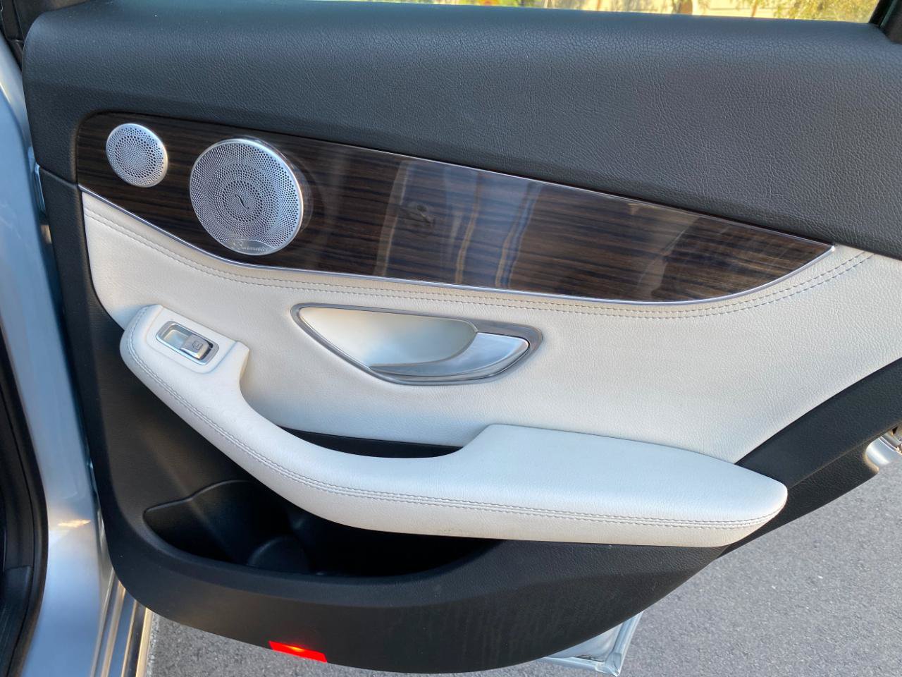 Used 2015 Mercedes-Benz C 300 Sedan image 39