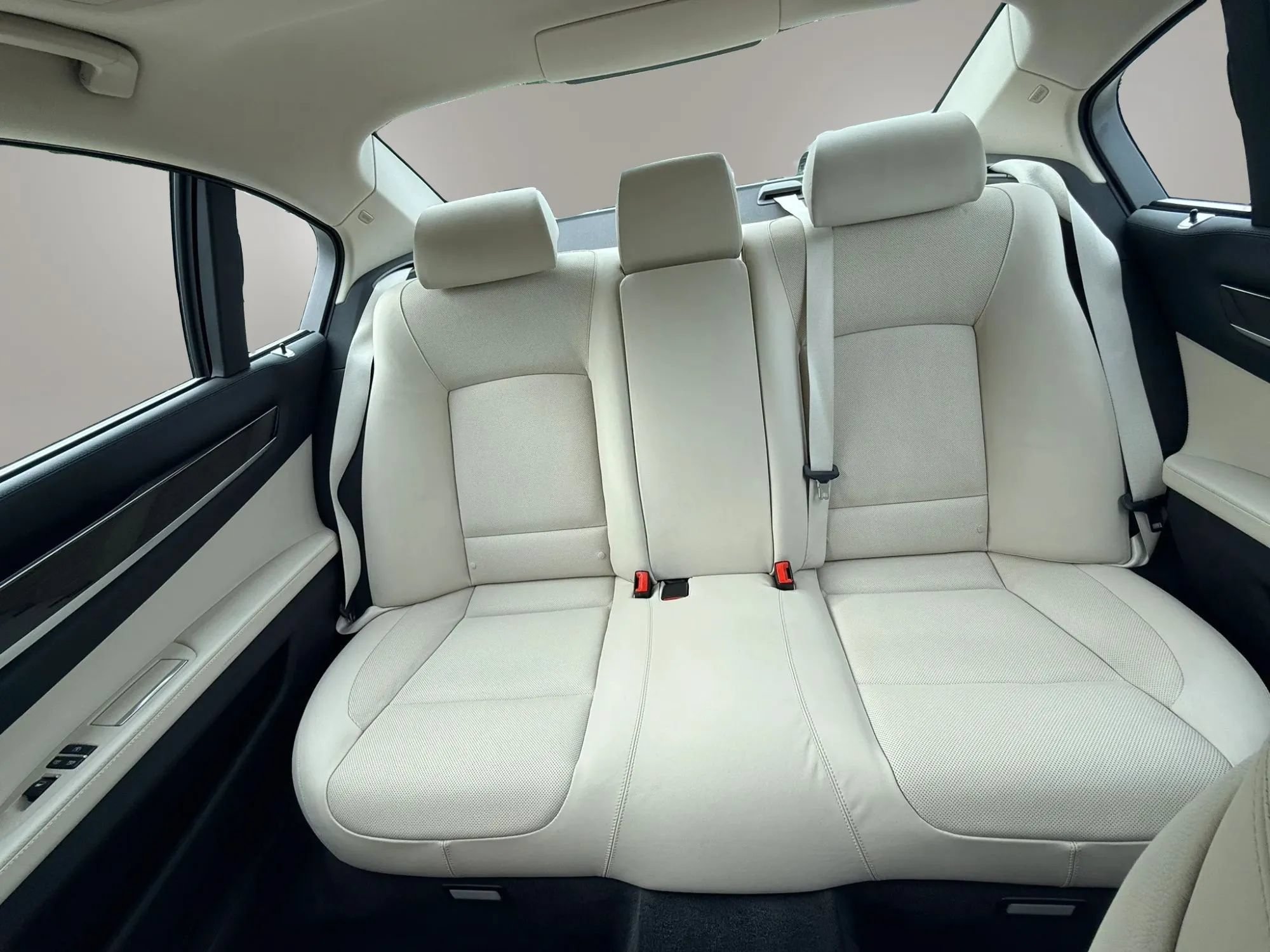 Used 2013 BMW 750Li RWD image 36