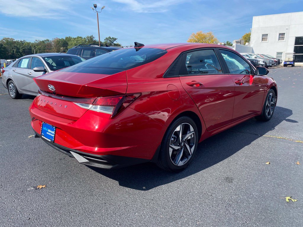 Certified 2023 Hyundai Elantra SEL w/ Convenience Package FWD image 4