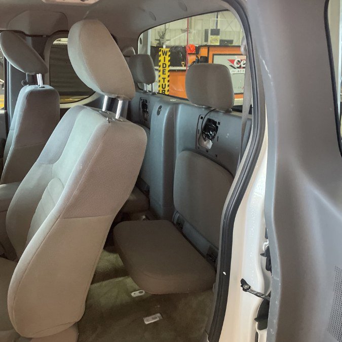 Used 2015 Nissan Frontier S image 6