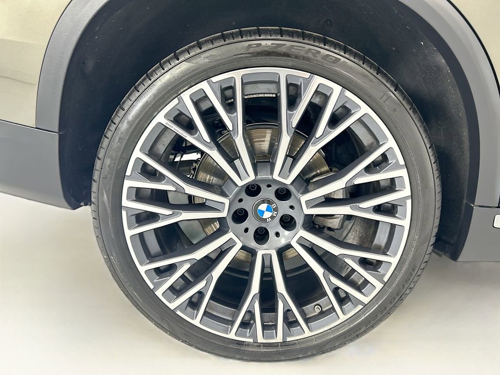 Certified 2025 BMW X5 xDrive40i w/ Parking Assistance Package AWD/4WD image 32