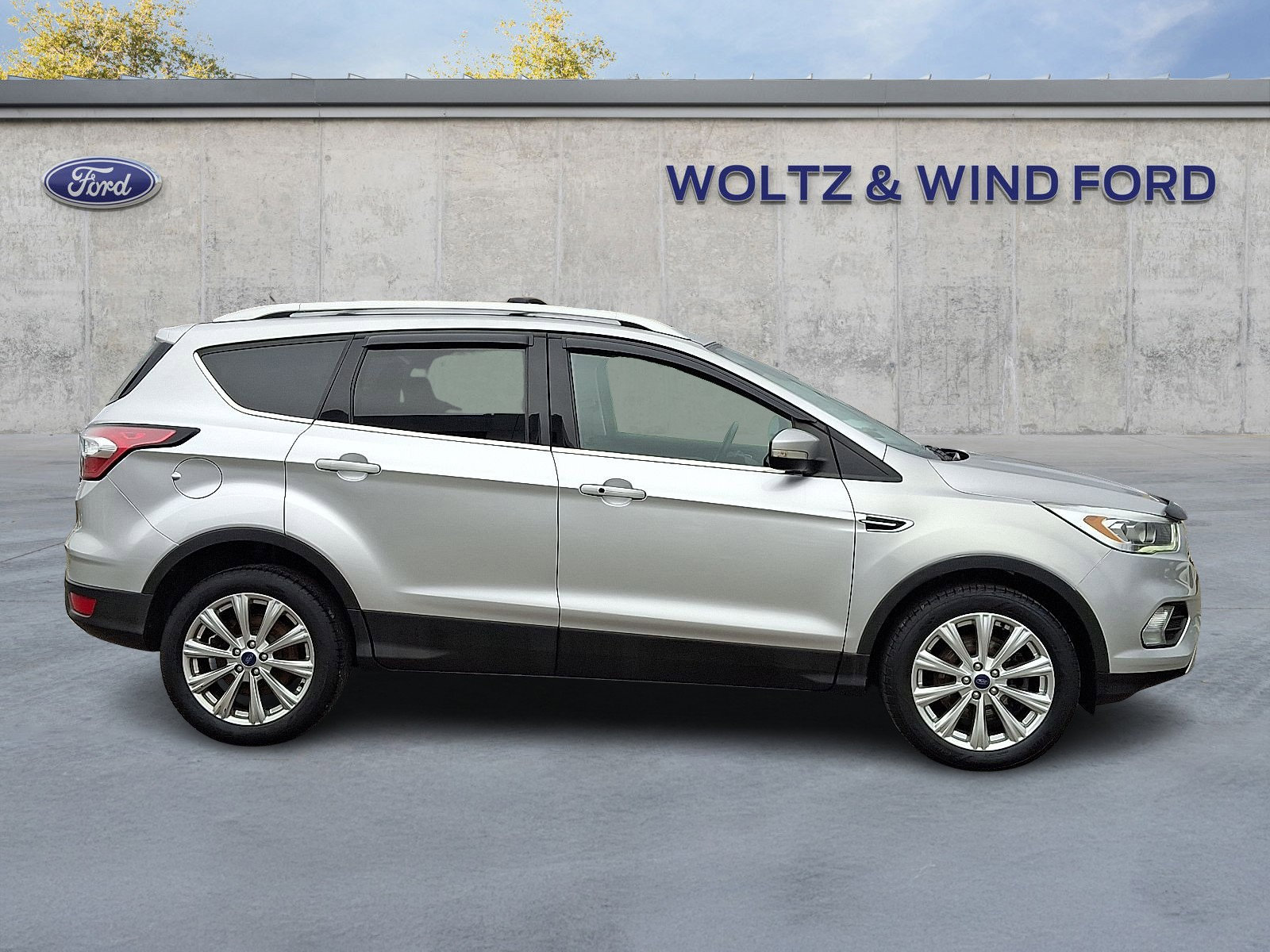 Used 2017 Ford Escape Titanium image 7