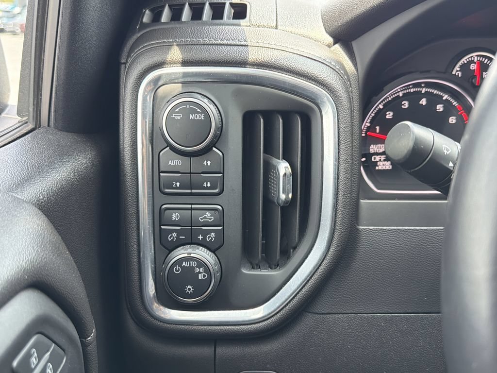 Used 2021 Chevrolet Silverado 1500 RST AWD/4WD image 12