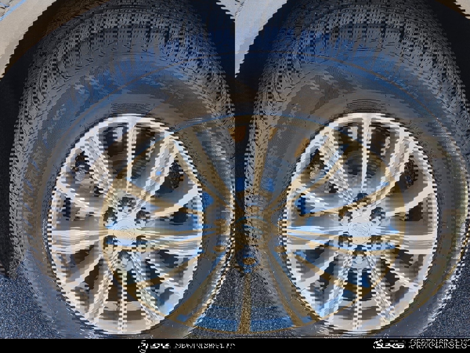 Used 2018 Cadillac XT5 Luxury w/ Driver Awareness Package image 10