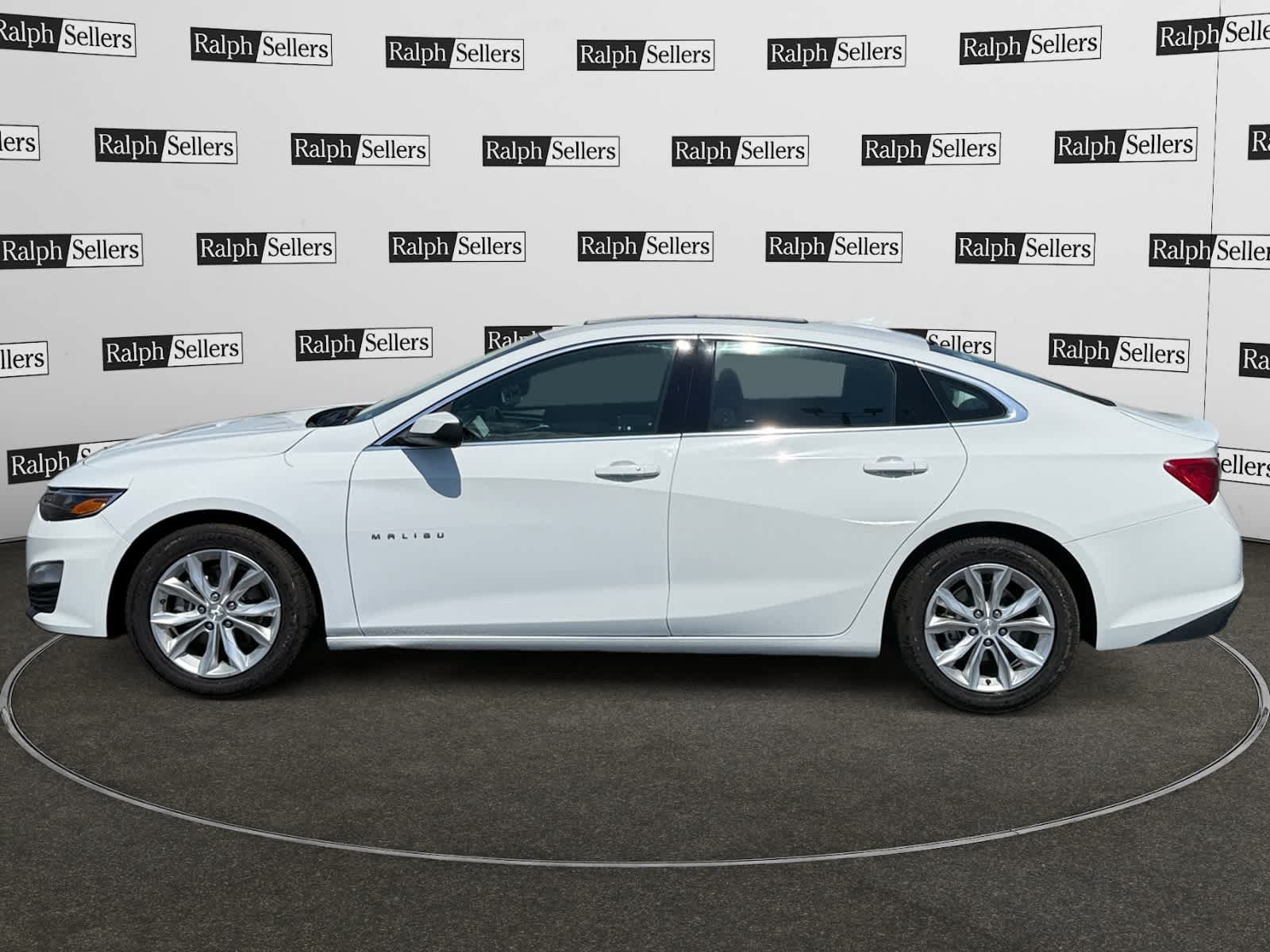 Used 2024 Chevrolet Malibu LT FWD image 3