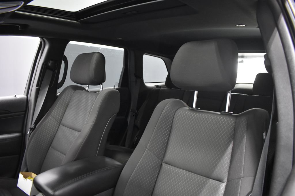 Used 2021 Jeep Grand Cherokee Laredo AWD/4WD image 16