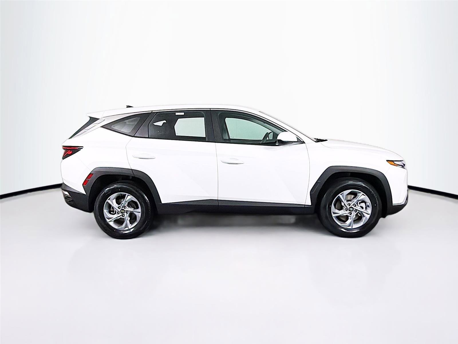 Used 2023 Hyundai Tucson SE AWD/4WD image 8