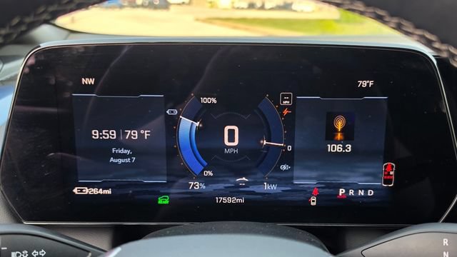 Used 2024 Chevrolet Equinox EV LT FWD image 22