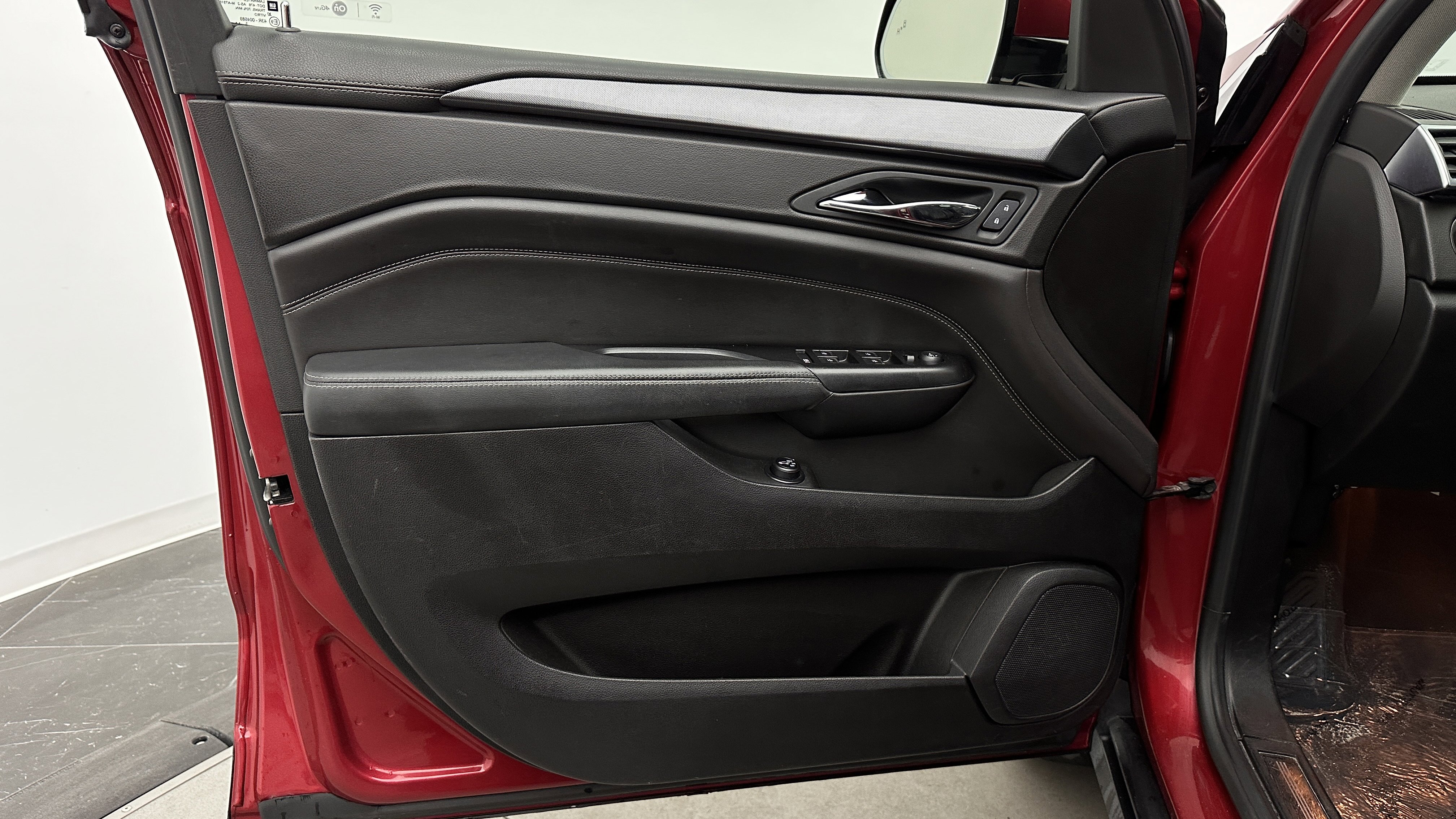 Used 2016 Cadillac SRX Premium w/ Driver Assist Package FWD image 11