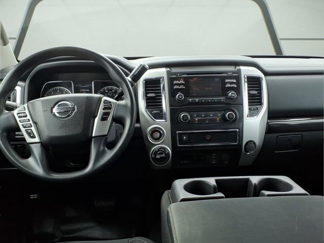 Used 2018 Nissan Titan Platinum Reserve image 11