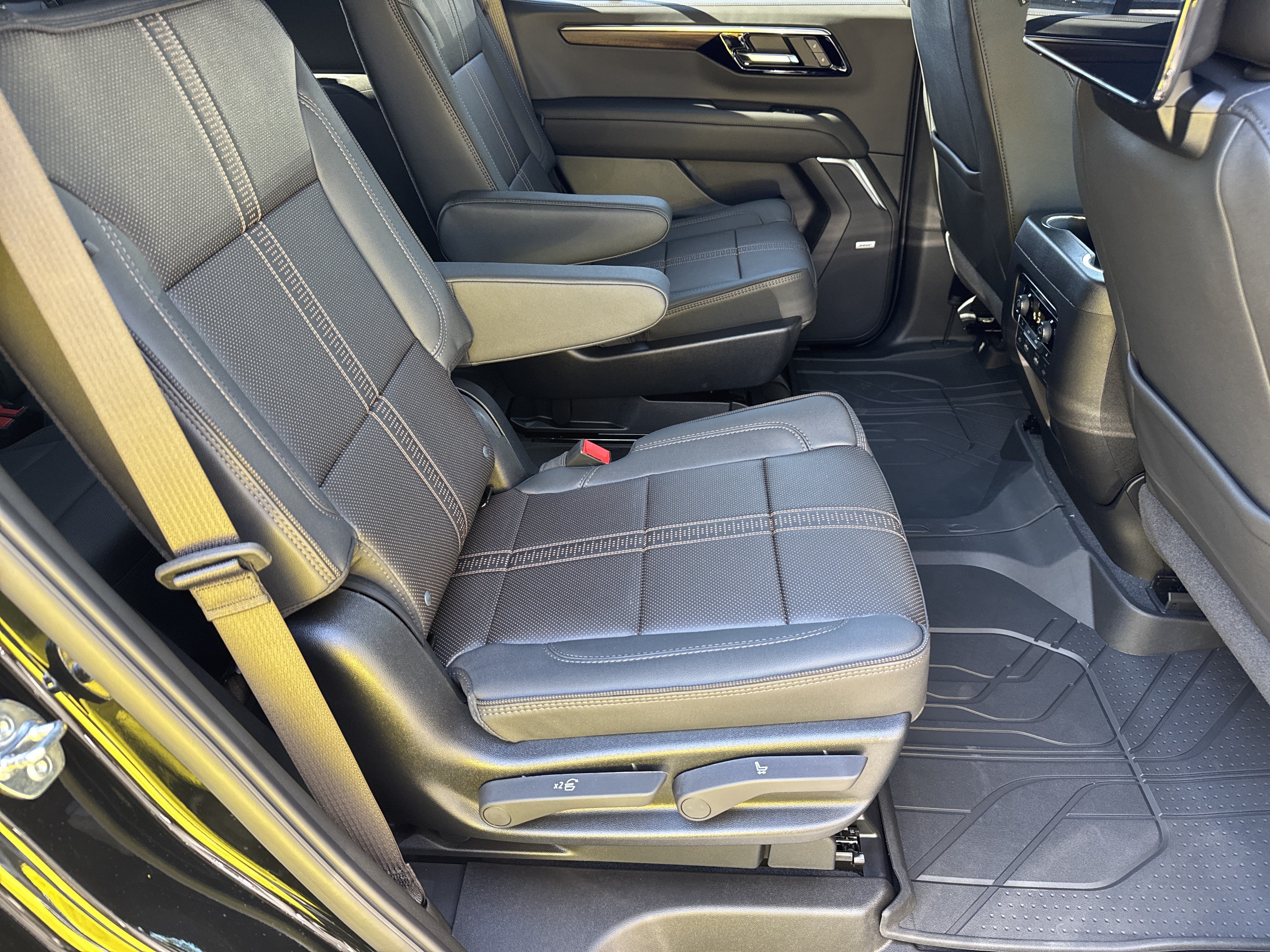 New 2027 Chevrolet Tahoe High Country AWD/4WD image 15
