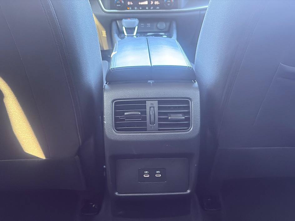 Certified 2025 Nissan Rogue SV AWD/4WD image 3