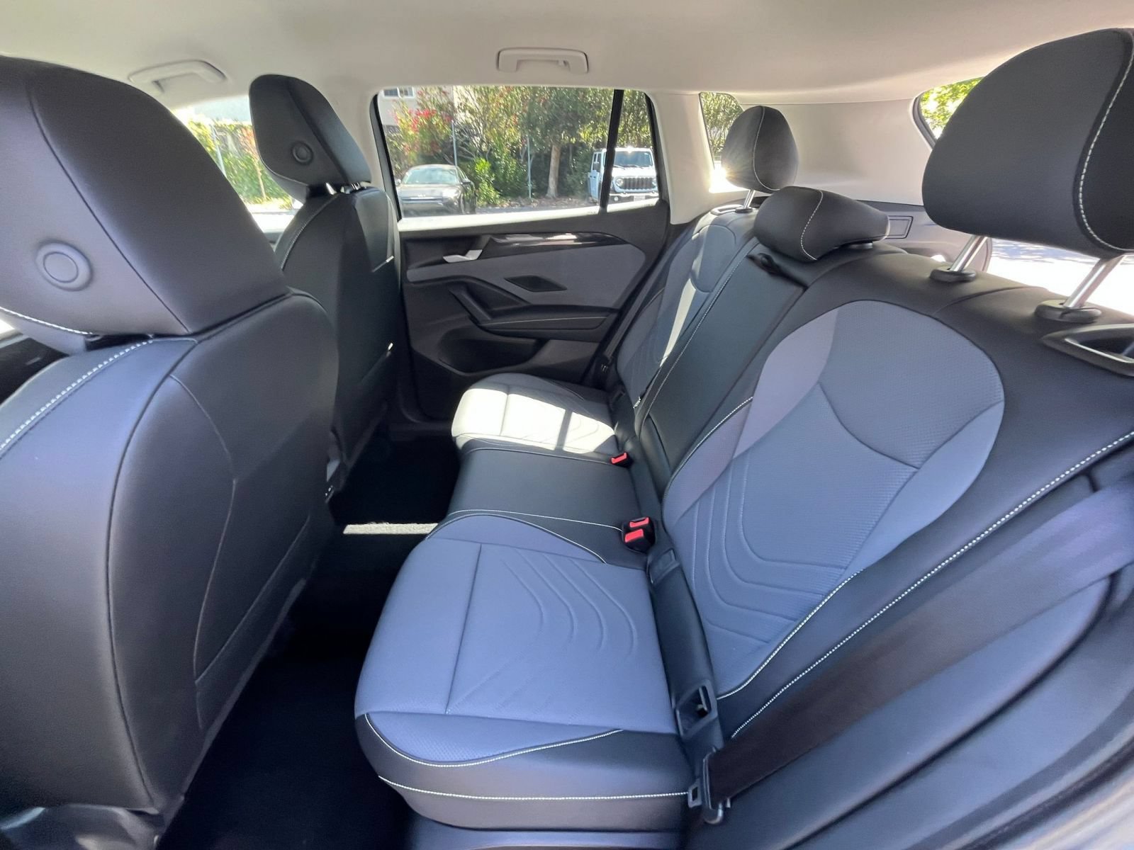 Used 2026 Volkswagen Tiguan SE AWD/4WD image 27
