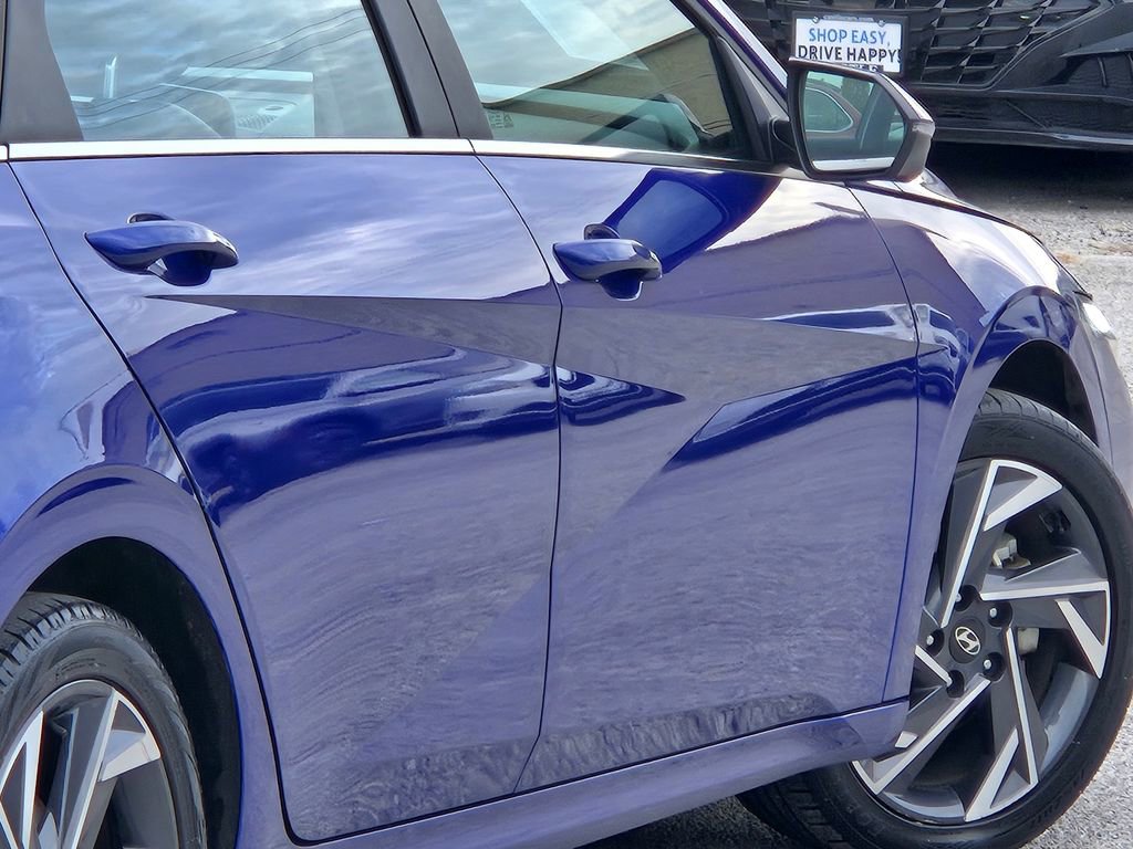 Used 2024 Hyundai Elantra Limited image 17