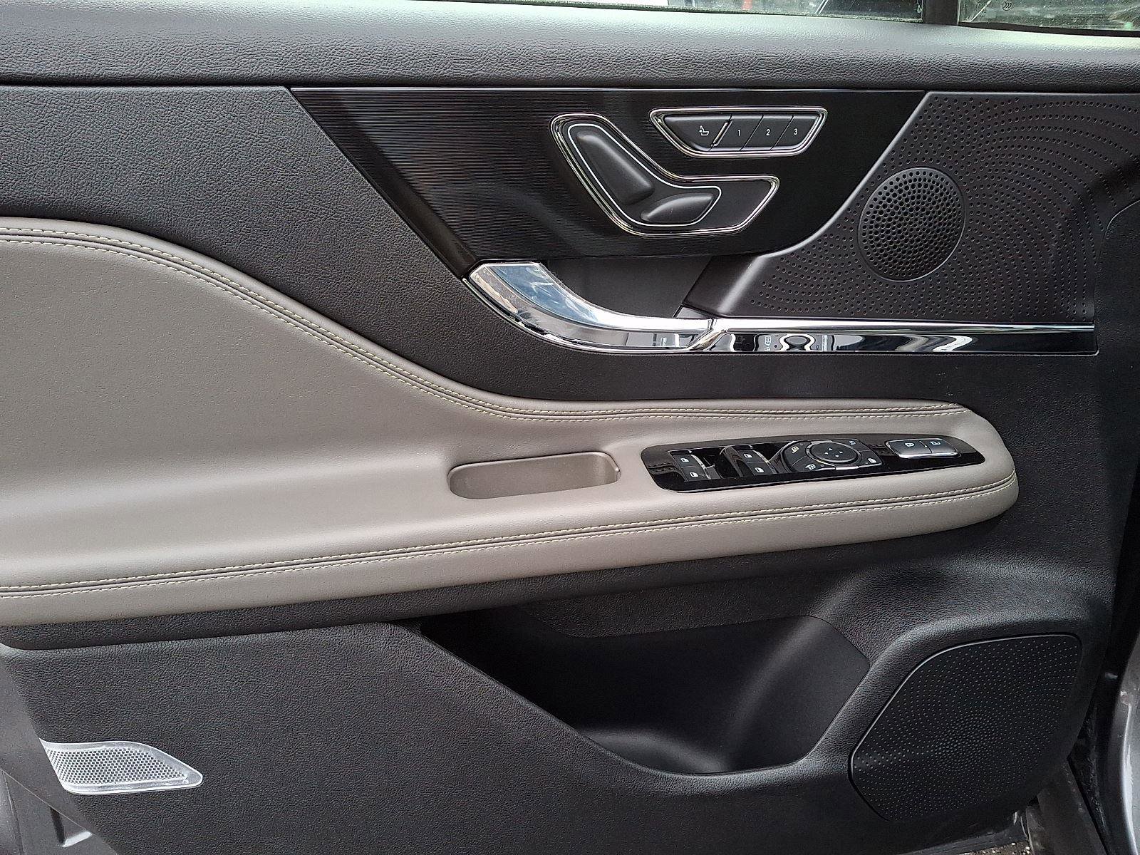 New 2026 Lincoln Corsair Premiere image 8