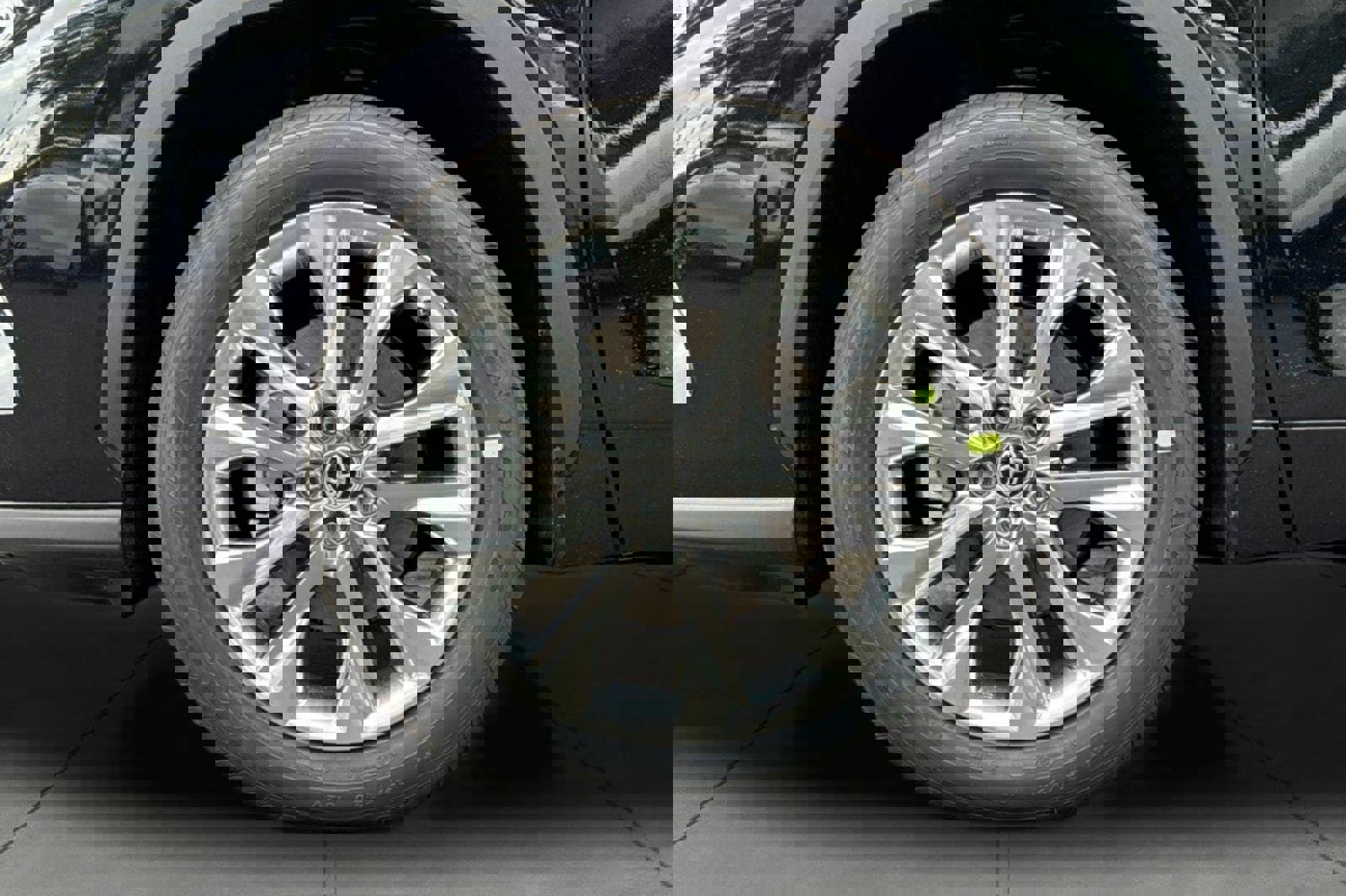 New 2025 Toyota Highlander Limited image 34