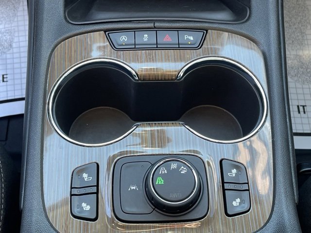 Certified 2023 GMC Acadia SLE w/ Driver Convenience Package image 4