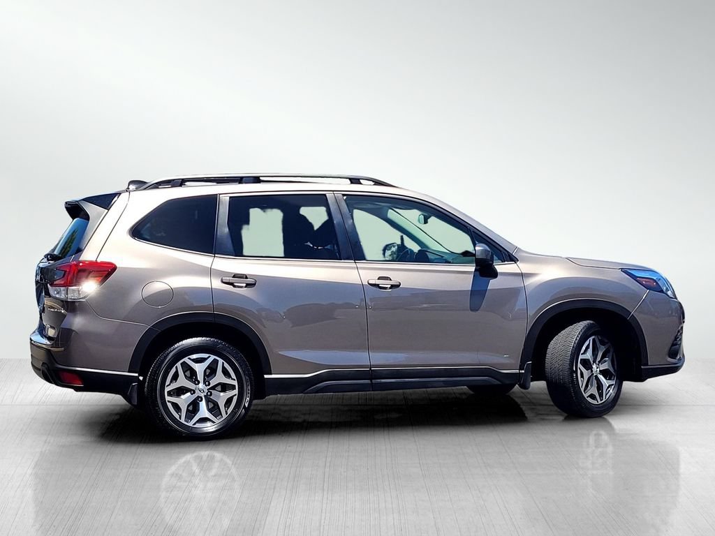 Used 2024 Subaru Forester Premium AWD/4WD image 3