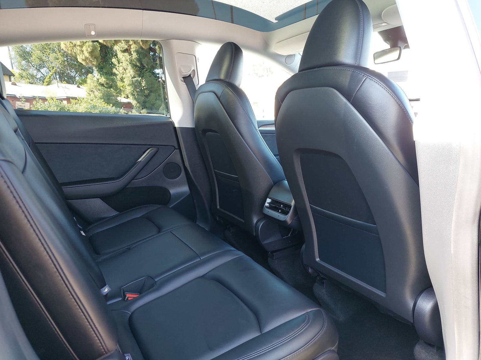 Used 2025 Tesla Model Y Long Range AWD/4WD image 11