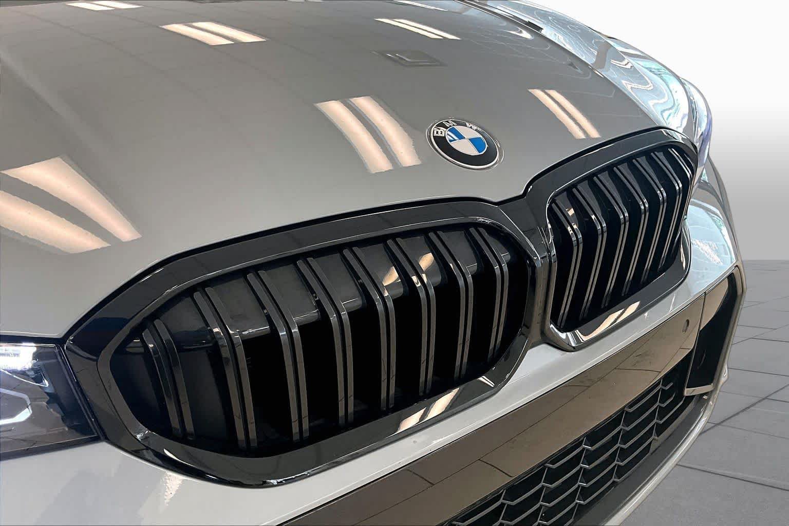 Used 2025 BMW 330i Sedan w/ M Sport Package RWD image 27