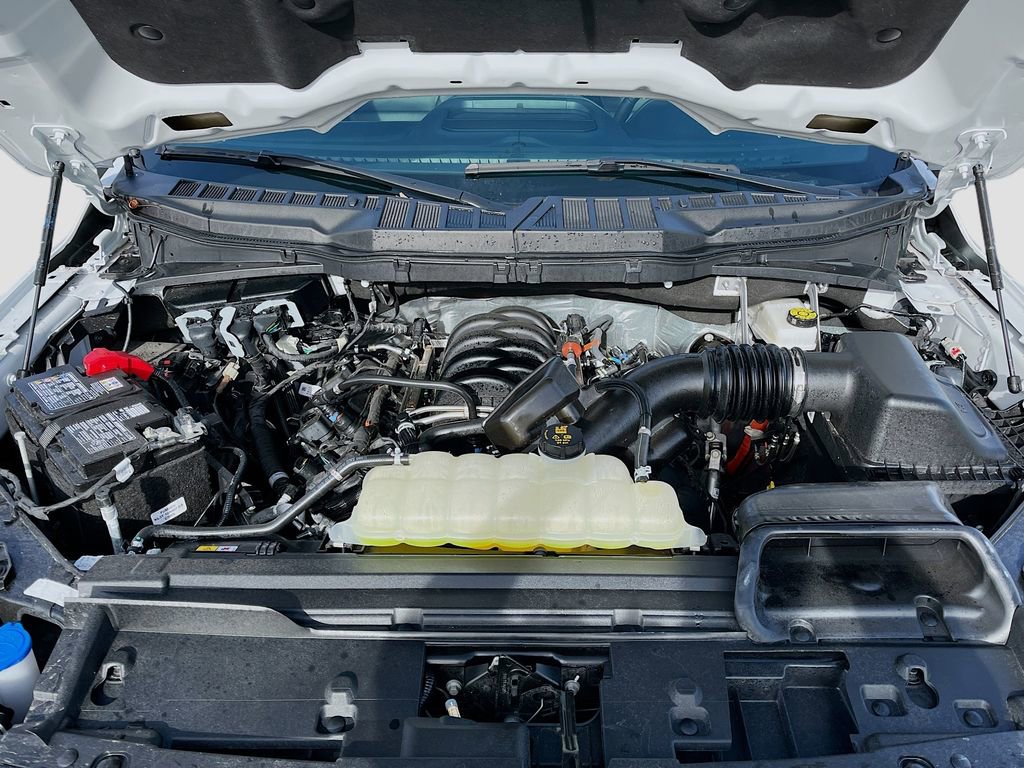 Used 2025 Ford F150 Lariat w/ FX4 Off-Road Package image 32