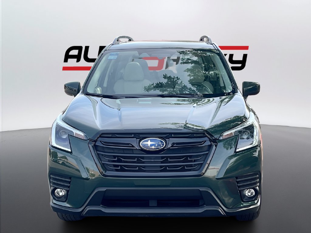 Used 2023 Subaru Forester Premium AWD/4WD image 2