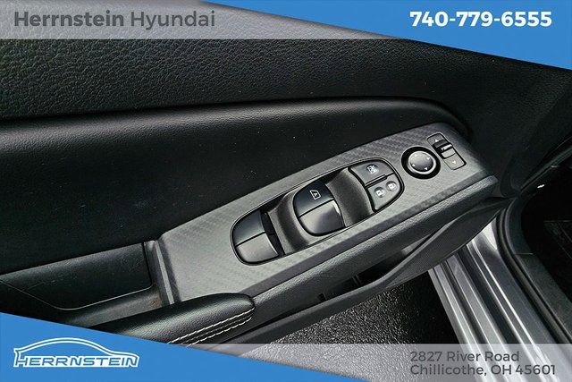 Used 2024 Nissan Altima 2.5 SV image 17