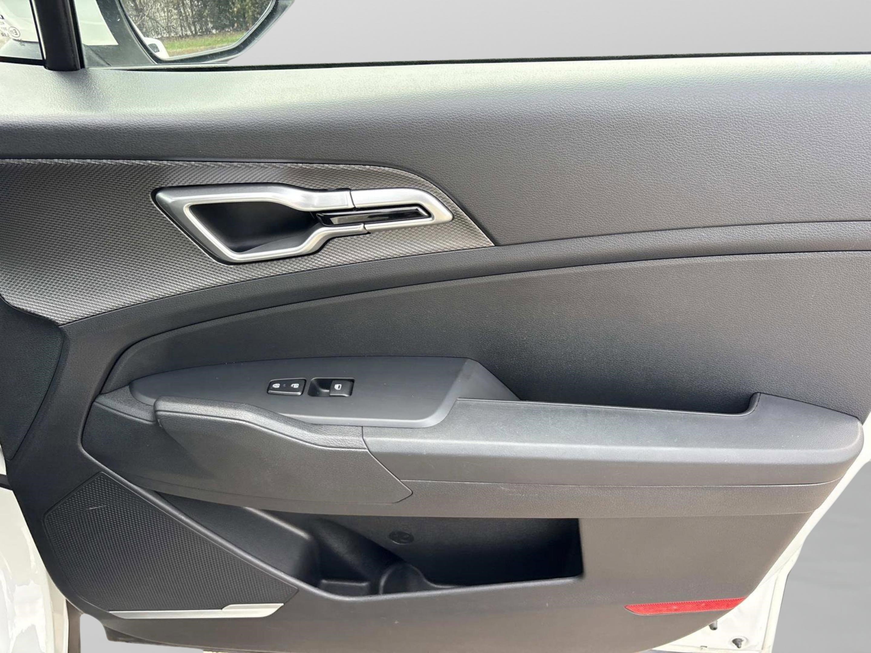 Used 2024 Kia Sportage LX image 21