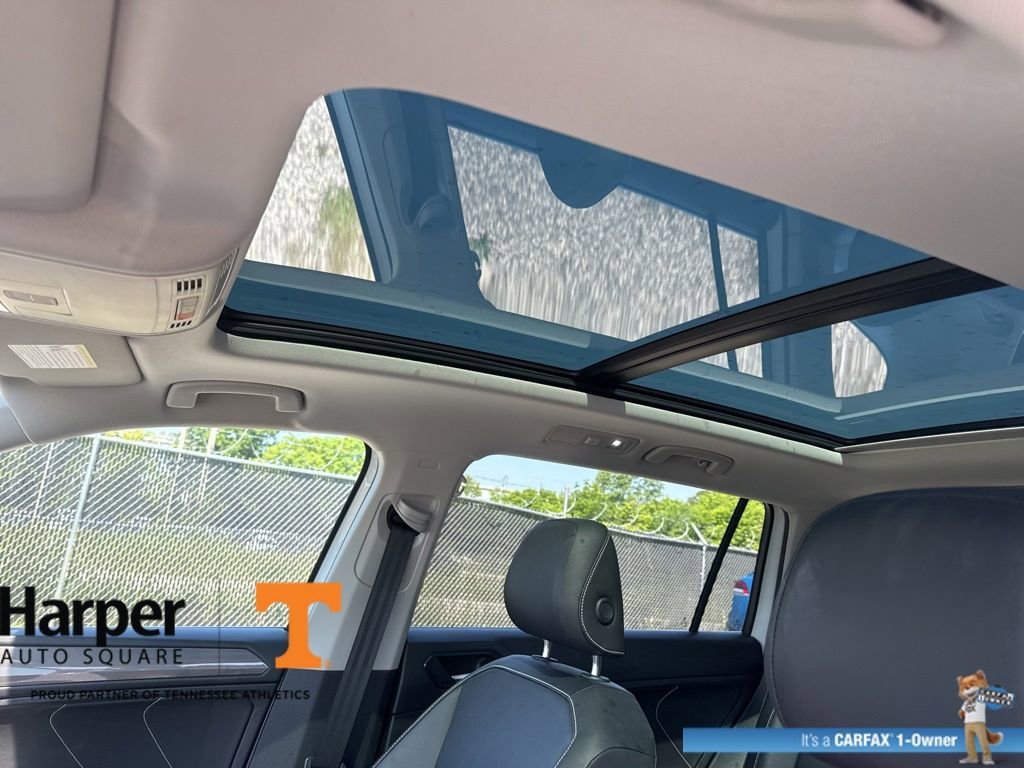 Used 2022 Volkswagen Tiguan SE w/ Panoramic Sunroof Package AWD/4WD image 14