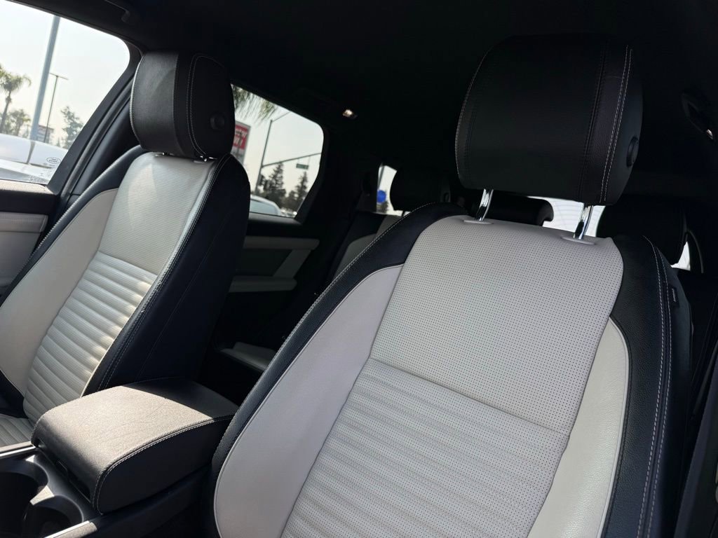 Used 2022 Land Rover Discovery Sport SE R-Dynamic image 16