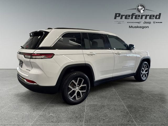 Used 2024 Jeep Grand Cherokee Limited AWD/4WD image 17