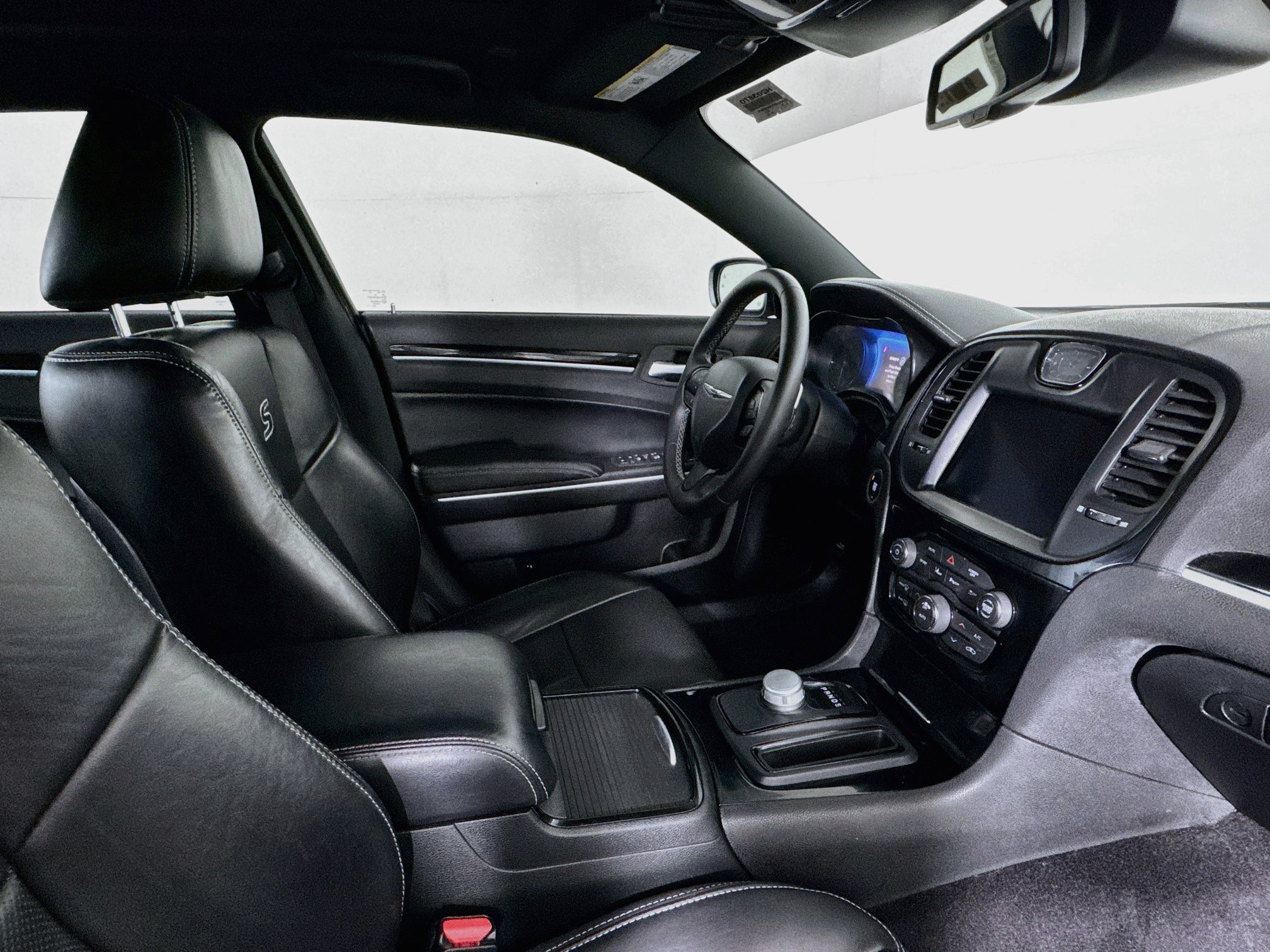 Used 2022 Chrysler 300 S w/ Comfort Group RWD image 27