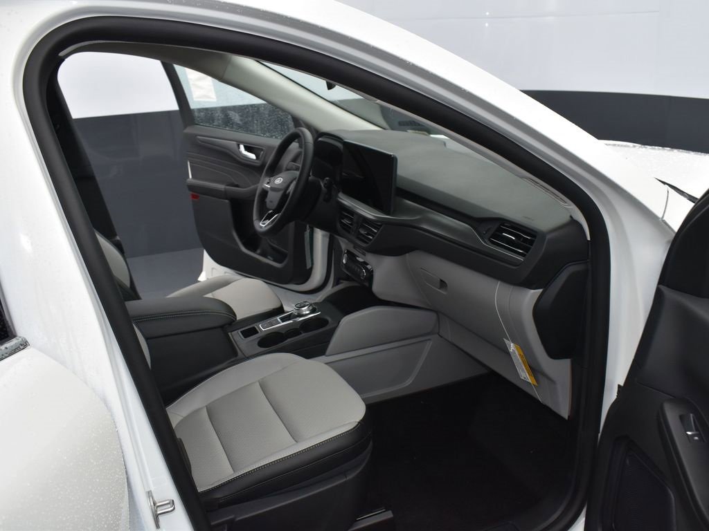 New 2025 Ford Escape SE image 16