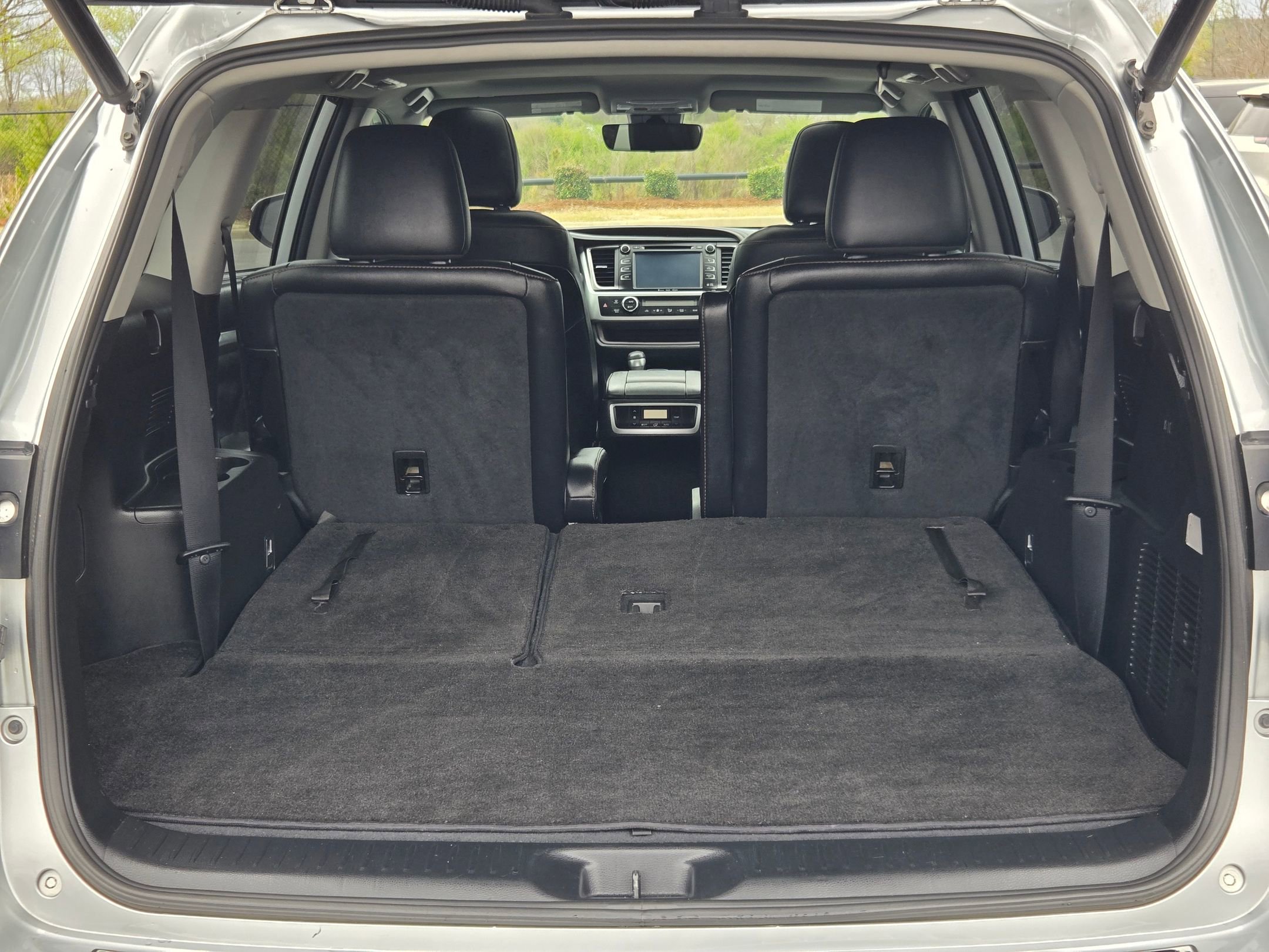 Used 2019 Toyota Highlander XLE image 18