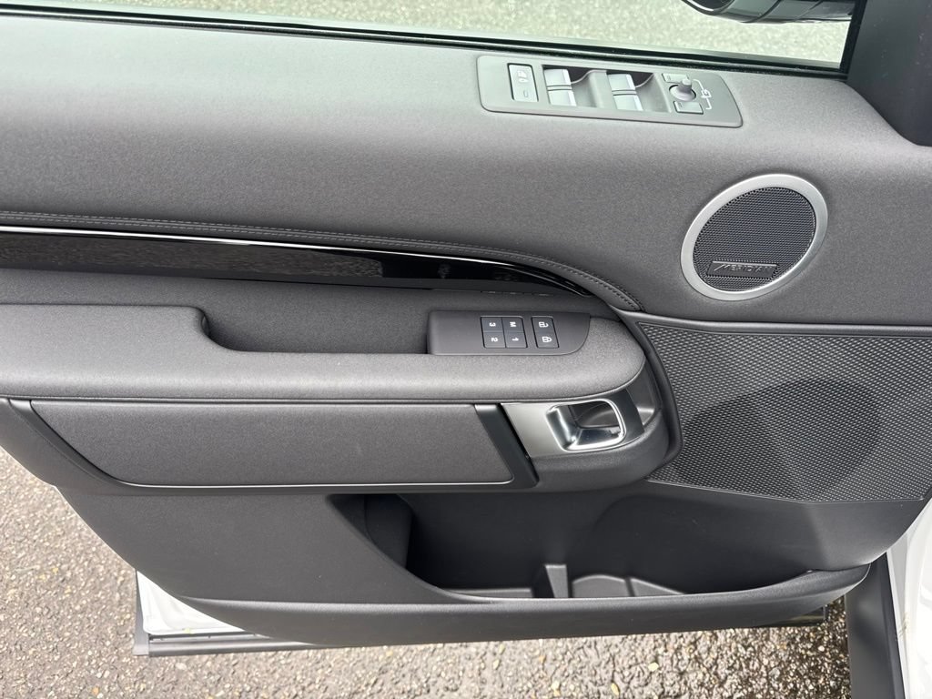 New 2026 Land Rover Discovery S AWD/4WD image 11
